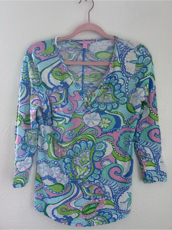 Lilly Pulitzer Tops - Lilly Pulitzer Pastel Paisley V-Neck Tunic in Blue, Pink & Green